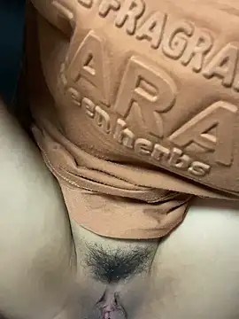 Snapshot of Boi_Boi2x chatting on February 2025 02:40:02 AM Boi Boi2x online show from February 2025 02:40:02 AM