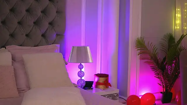 YasmineShaw online show from March 2025 02:27:01 AM