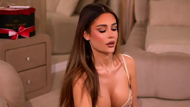 YasmineShaw online show from February 2026 01:12:01 AM