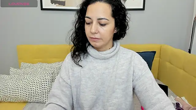 Linda Insatiable online show from November 2025 01:36:01 AM