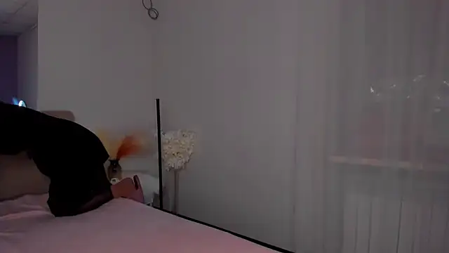 Laura Leee online show from March 2025 06:35:02 AM