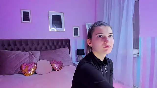 Laura Leee online show from March 2025 06:26:02 AM