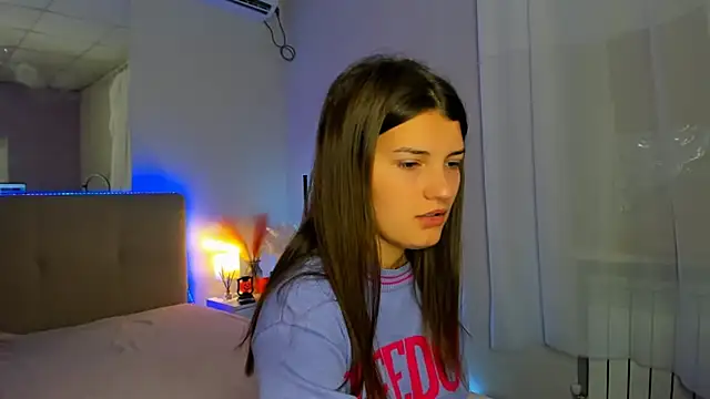 Laura Leee online show from October 2025 05:30:02 AM