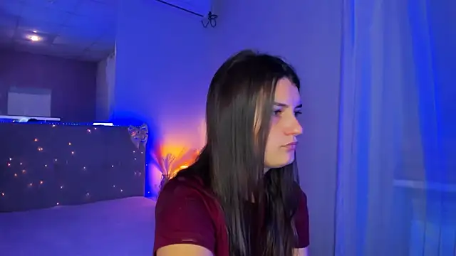 Snapshot of Laura_Leee chatting on July 2026 05:25:01 AM Laura Leee online show from July 2026 05:25:01 AM
