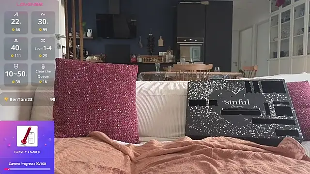 Snapshot of Luxymin34 chatting on December 2024 09:51:02 AM Luxymin34 online show from December 2024 09:51:02 AM