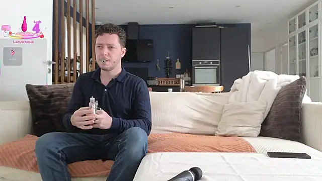 Snapshot of Luxymin34 chatting on February 2025 09:24:01 AM Luxymin34 online show from February 2025 09:24:01 AM