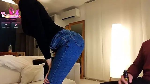 Snapshot of Luxymin34 chatting on February 2025 08:47:01 PM Luxymin34 online show from February 2025 08:47:01 PM