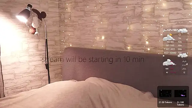 Snapshot of ___art chatting on December 2024 05:33:02 PM art online show from December 2024 05:33:02 PM