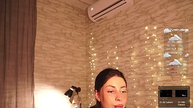 Snapshot of ___art chatting on December 2024 05:29:02 PM art online show from December 2024 05:29:02 PM