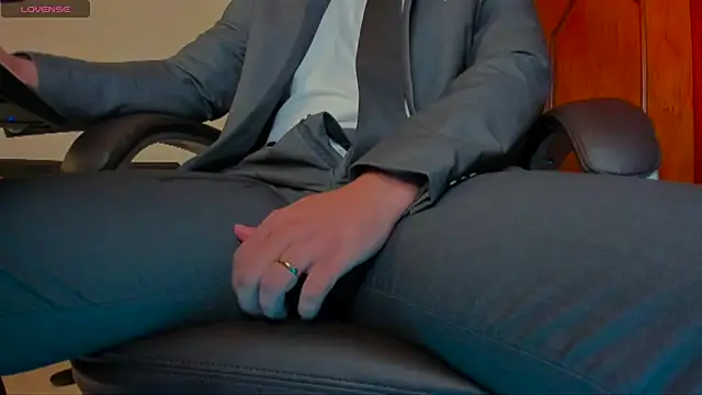 MrLonely02 online show from February 2025 01:18:02 PM