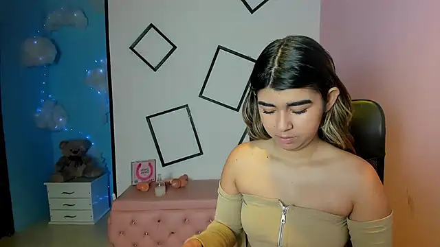 NahomiConnor  online show from September 2025 01:36:02 PM