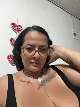 Snapshot of KarllaWalker chatting on May 2026 01:24:01 AM KarllaWalker online show from May 2026 01:24:01 AM