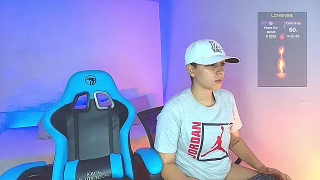 Snapshot of aron_wi chatting on December 2024 01:45:01 AM aron wi online show from December 2024 01:45:01 AM