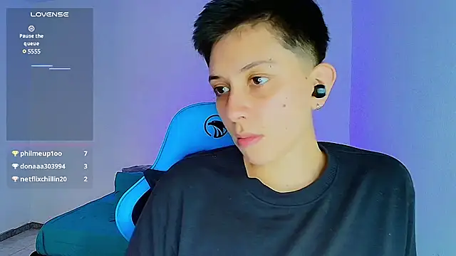 Snapshot of aron_wi chatting on February 2025 12:45:02 PM aron wi online show from February 2025 12:45:02 PM