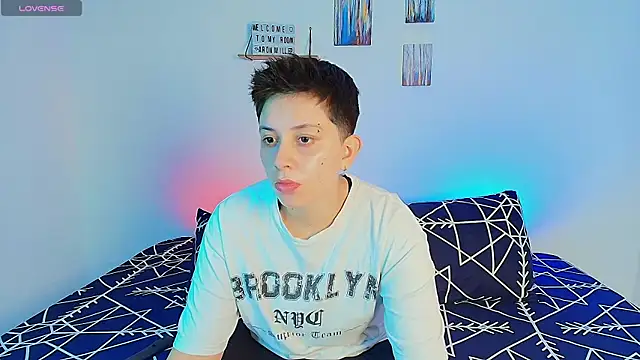 Snapshot of aron_wi chatting on March 2025 06:14:02 AM aron wi online show from March 2025 06:14:02 AM