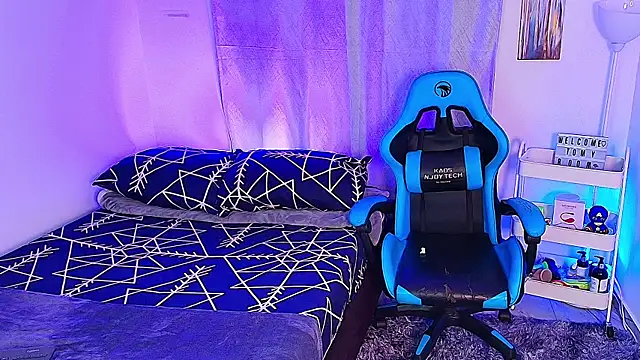 Snapshot of aron_wi chatting on September 2025 10:37:01 AM aron wi online show from September 2025 10:37:01 AM