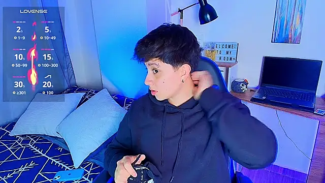 Snapshot of aron_wi chatting on December 2025 10:05:02 PM aron wi online show from December 2025 10:05:02 PM