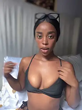 Snapshot of BhadBhad_Kitty chatting on March 2025 07:47:02 AM BhadBhad Kitty online show from March 2025 07:47:02 AM