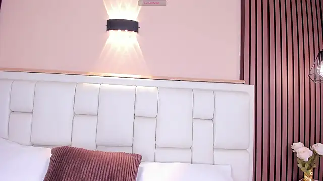 AvyMilton online show from April 2026 11:52:01 AM