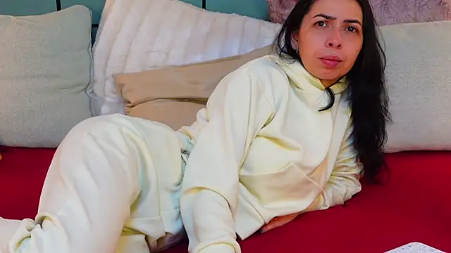 Snapshot of SarraRose chatting on February 2025 10:18:02 PM SarraRose online show from February 2025 10:18:02 PM