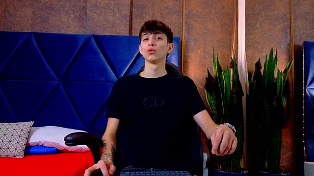 Snapshot of Lion_Foster01 chatting on October 2025 11:55:02 AM Lion Foster01 online show from October 2025 11:55:02 AM