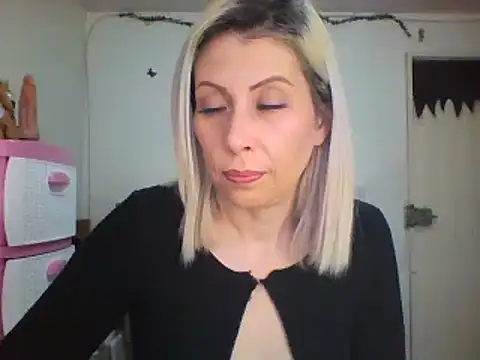 alixia81 online show from February 2025 01:41:02 PM