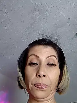 alixia81 online show from September 2025 10:23:01 PM