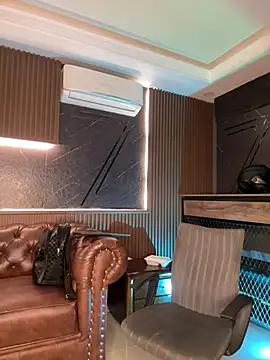 AaronCruz  online show from March 2026 10:46:01 PM