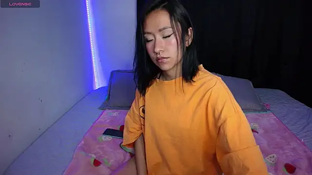 Anne Nicholson online show from January 2025 11:44:02 PM