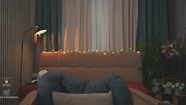 Snapshot of Feral_Berrry_ chatting on December 2024 03:11:01 PM Feral Berrry online show from December 2024 03:11:01 PM