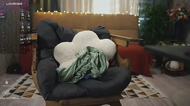 Snapshot of Feral_Berrry_ chatting on February 2025 09:30:02 AM Feral Berrry online show from February 2025 09:30:02 AM