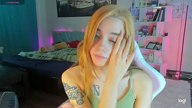 Snapshot of Ramona_Johnson chatting on February 2025 07:18:02 AM Ramona Johnson online show from February 2025 07:18:02 AM