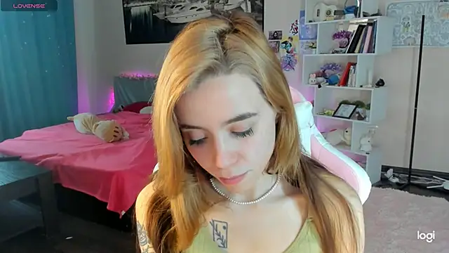 Snapshot of Ramona_Johnson chatting on February 2025 07:04:02 AM Ramona Johnson online show from February 2025 07:04:02 AM