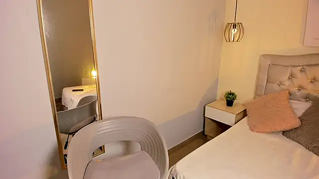 escarleth   online show from November 2025 12:20:01 PM