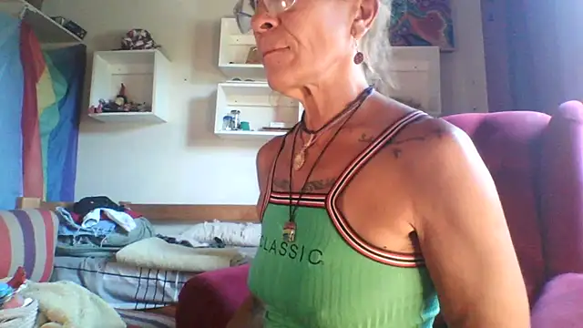 Snapshot of sabinytahot chatting on December 2024 01:28:01 PM sabinytahot online show from December 2024 01:28:01 PM