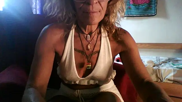 Snapshot of sabinytahot chatting on January 2025 07:38:01 PM sabinytahot online show from January 2025 07:38:01 PM