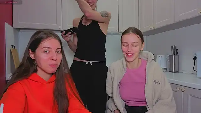 fcjuicy pussy online show from December 2025 09:25:01 AM