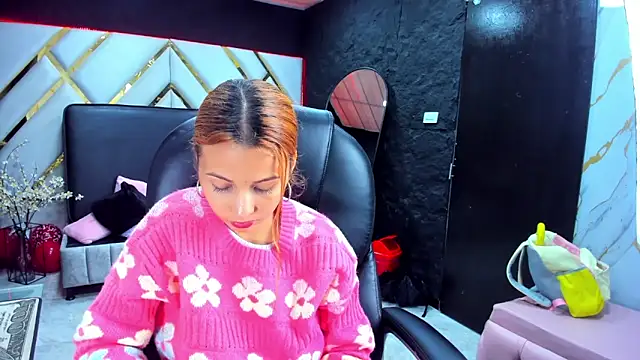 Paris Petit online show from February 2026 08:27:01 PM