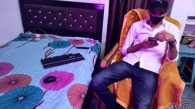 Snapshot of Habibi_big_b chatting on November 2025 08:45:01 AM Habibi big b online show from November 2025 08:45:01 AM