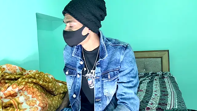 Snapshot of Habibi_big_b chatting on February 2026 04:13:02 AM Habibi big b online show from February 2026 04:13:02 AM