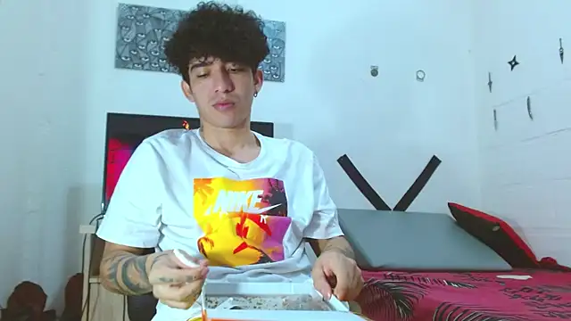 Snapshot of targuerian22 chatting on December 2024 08:12:01 AM targuerian22 online show from December 2024 08:12:01 AM