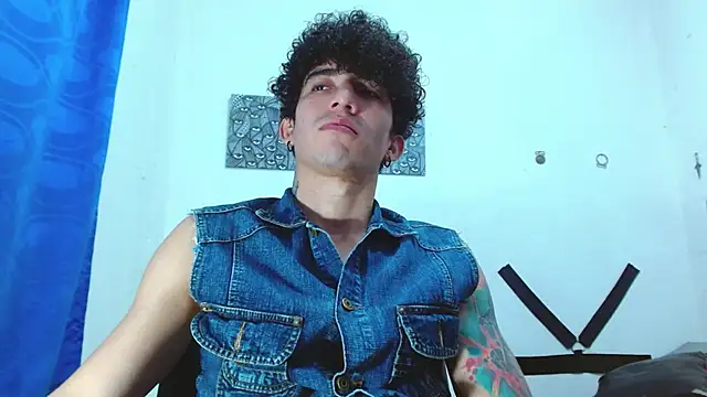 Snapshot of targuerian22 chatting on December 2024 01:40:02 AM targuerian22 online show from December 2024 01:40:02 AM