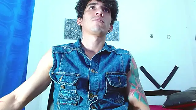 Snapshot of targuerian22 chatting on December 2024 04:55:02 AM targuerian22 online show from December 2024 04:55:02 AM