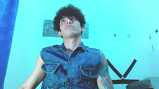 Snapshot of targuerian22 chatting on December 2024 12:55:02 AM targuerian22 online show from December 2024 12:55:02 AM