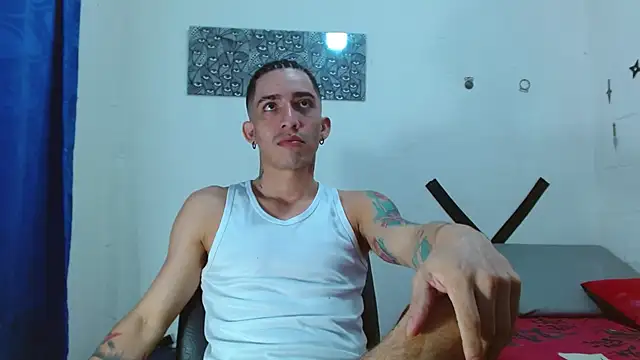 Snapshot of targuerian22 chatting on January 2025 04:15:01 AM targuerian22 online show from January 2025 04:15:01 AM