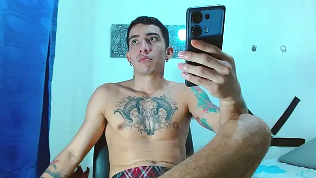 Snapshot of targuerian22 chatting on March 2025 02:57:02 AM targuerian22 online show from March 2025 02:57:02 AM