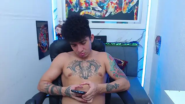 Snapshot of targuerian22 chatting on October 2025 04:36:01 AM targuerian22 online show from October 2025 04:36:01 AM