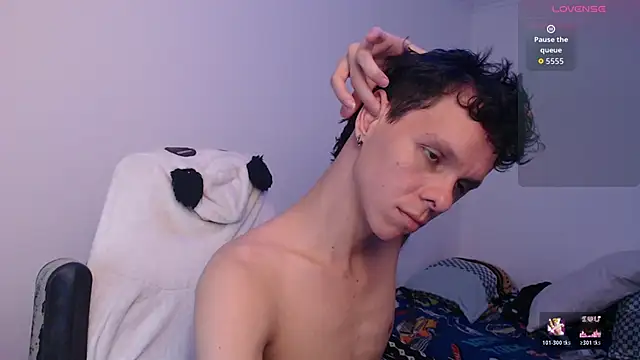 bryamado69 online show from March 2026 06:25:01 PM