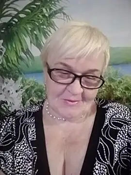 VioletSweet566 online show from December 2024 06:00:02 PM