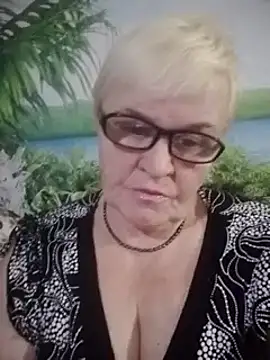 VioletSweet566 online show from December 2024 03:45:02 PM